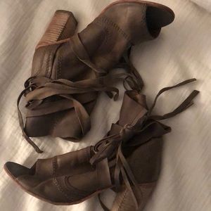 Free People Taupe Daydream Heels